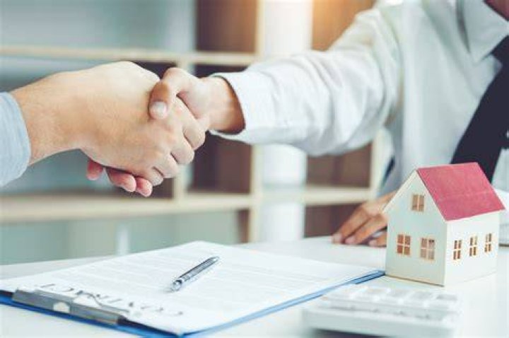 Can you deduct furniture for rental property?
